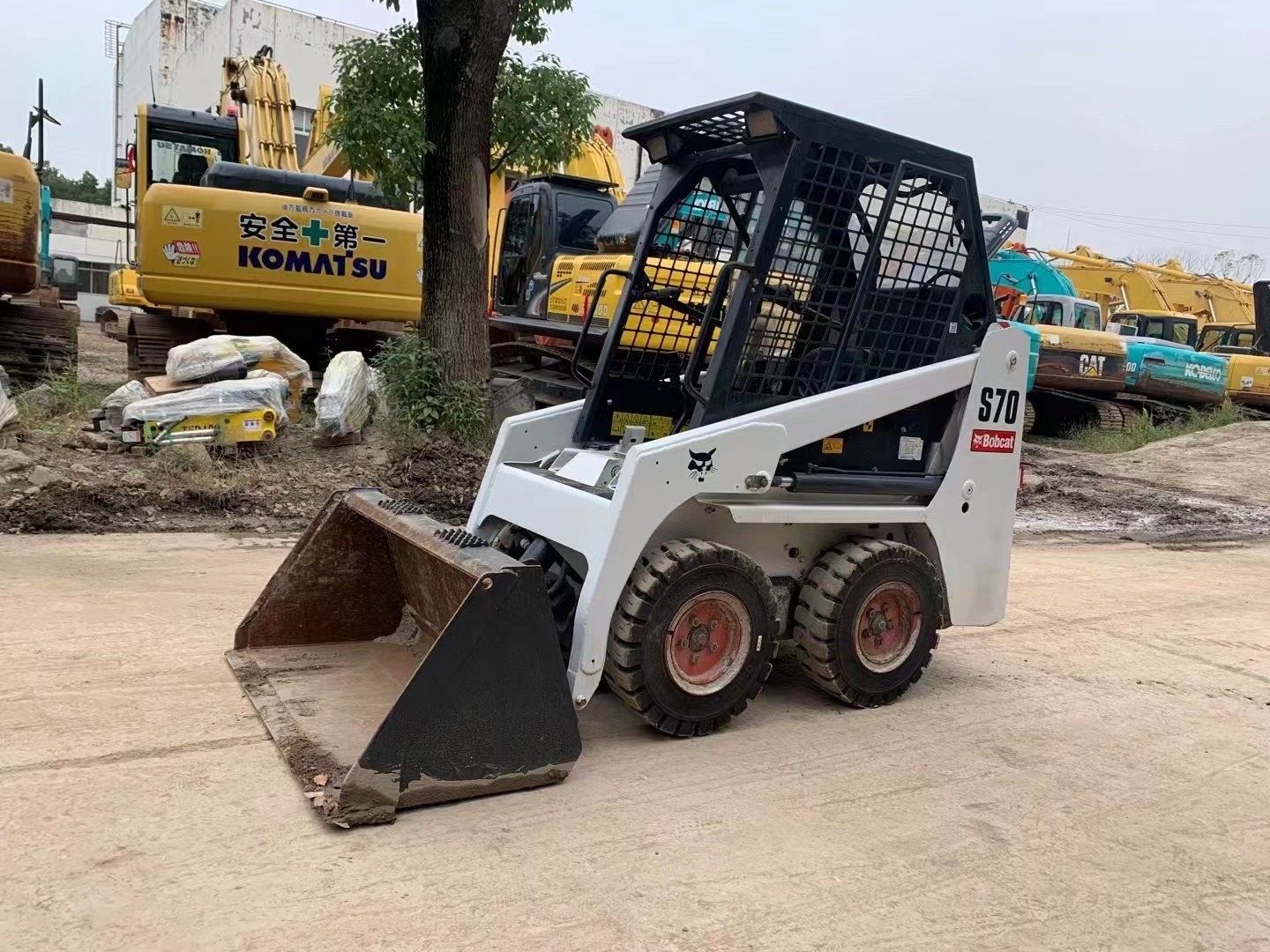 Used Powerful Performance Bobcat S70 S185 S300 mini Skid Steer Loader With Shovel Bucket