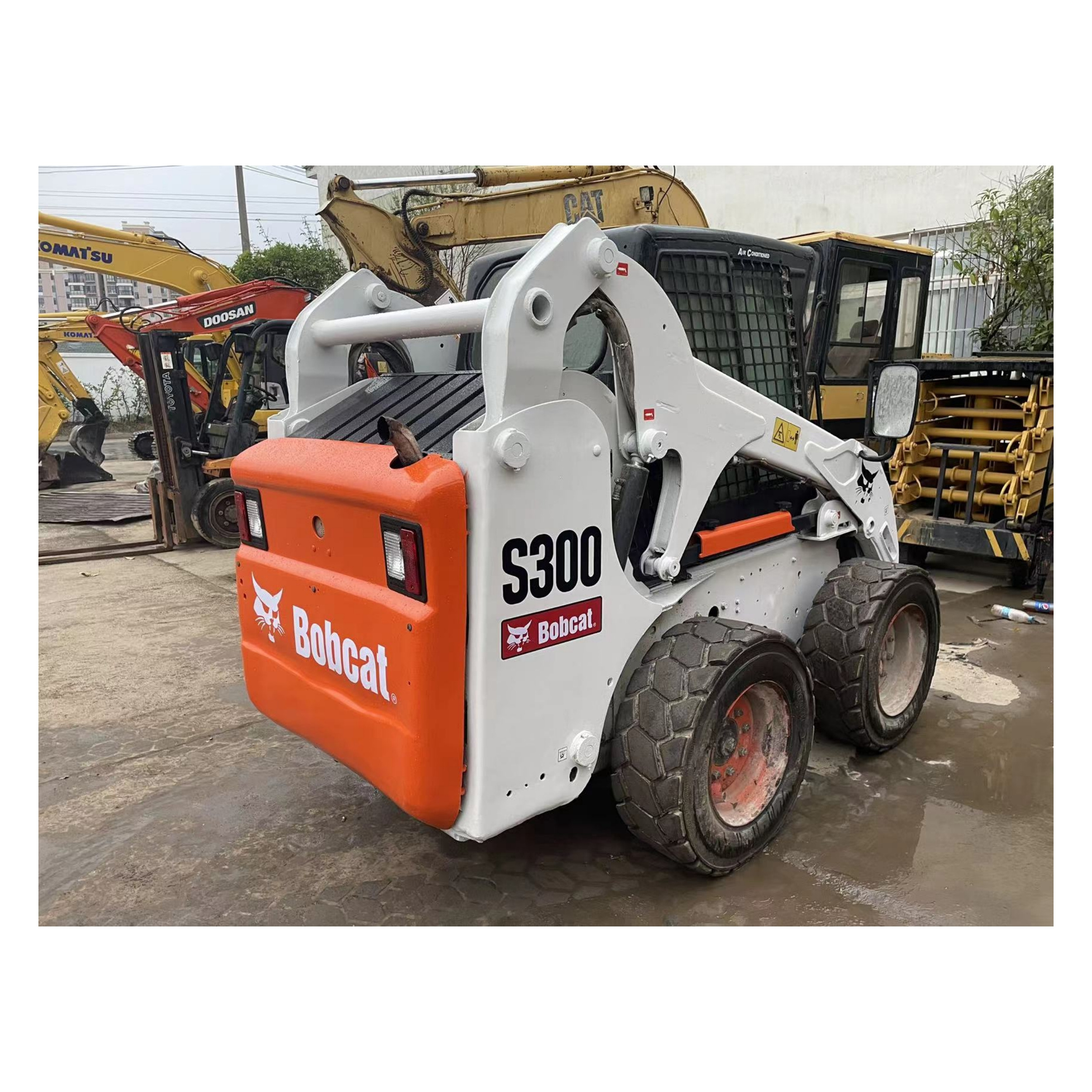 High performance used mini Bobcatt Skid Steer Loader BOBCAT S300 Mini Wheel Backhoe Loader Small Backhoe CE 2ton 3ton