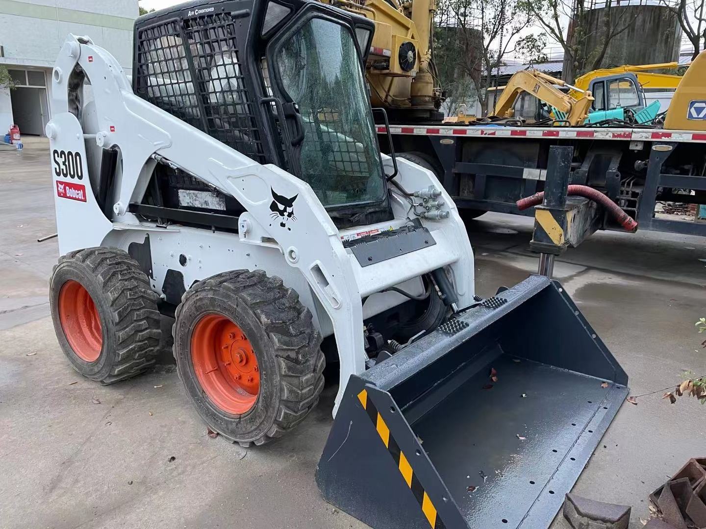 High performance used mini Bobcatt Skid Steer Loader BOBCAT S300 Mini Wheel Backhoe Loader Small Backhoe CE 2ton 3ton