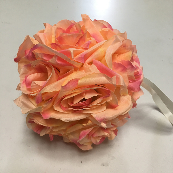 Wholesale 15 cm Artificial Flower Kissing Ball Silk Rose Ball for Mall Ceiling Decor  Wedding Flower Centerpiece