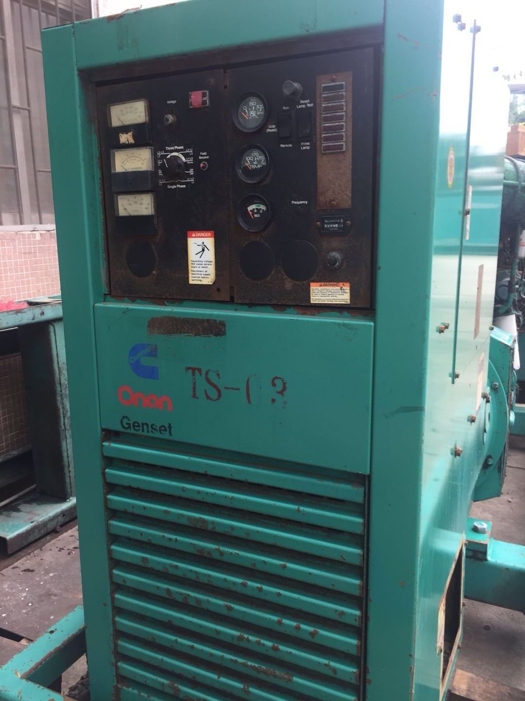 Low Price  Used Cummns NTA855 G7A 300KW 1500rpm 50hz 3phase Diesel Generators  for sale