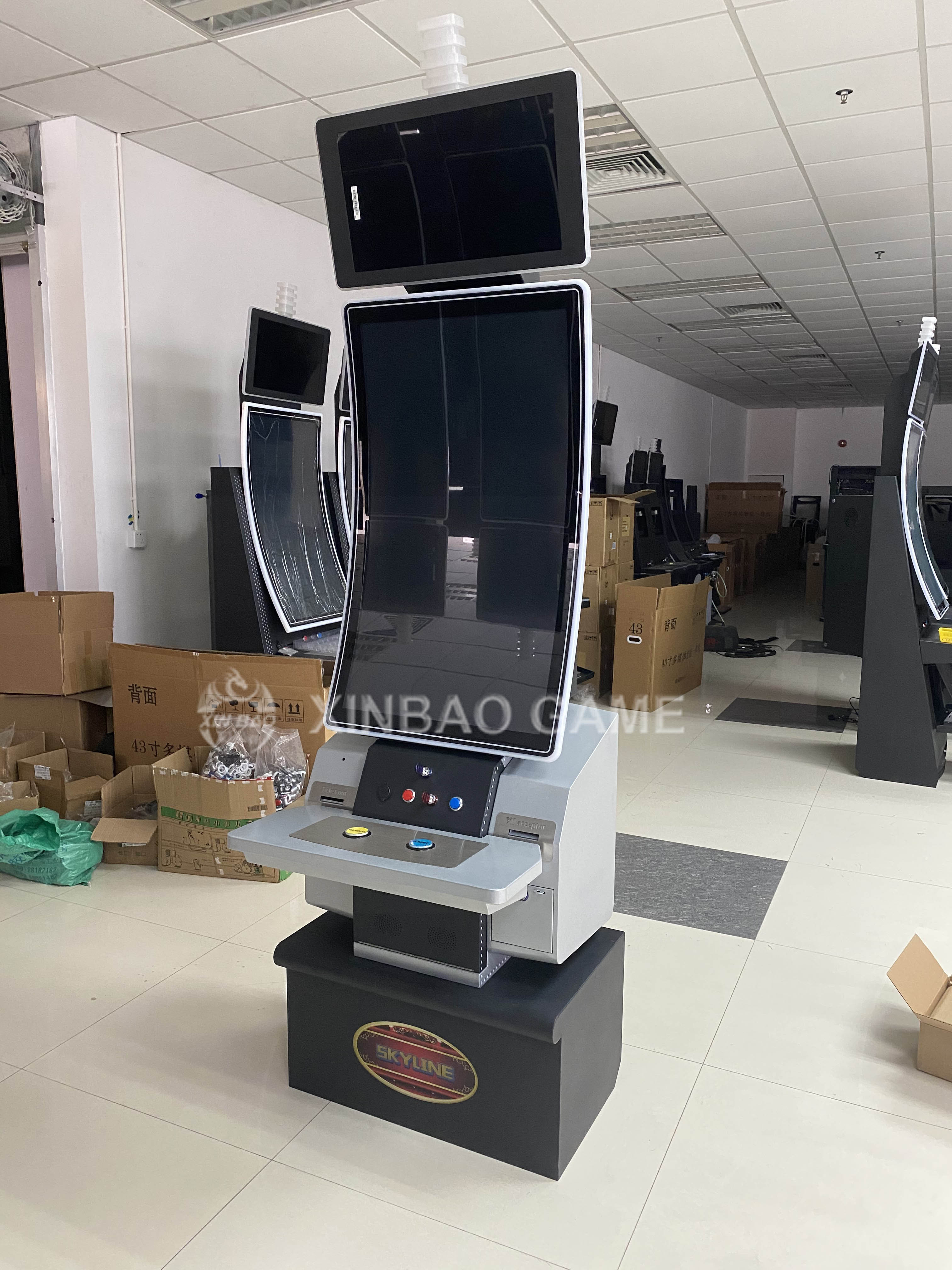 Chinese Manufacturer 43 Inch Curved Skill Arcade Game Machines