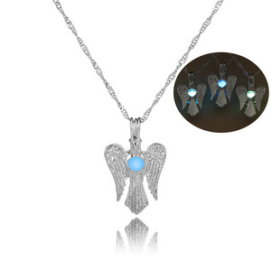 Angel Necklace for Women Men Luminous Guardian Angel Wing Necklace Teen Girls Halloween Glow in the Dark Jewelry Gift