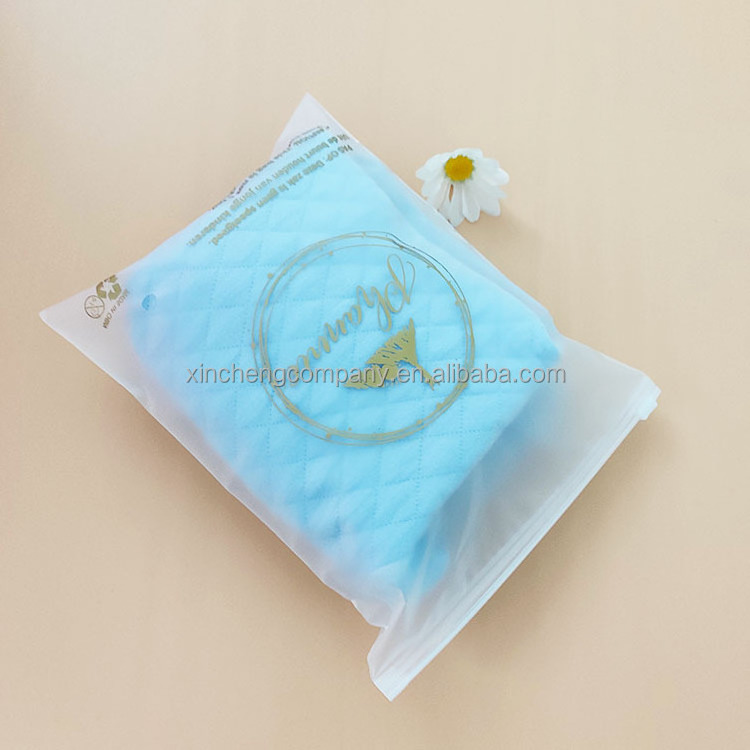 Wholesale EVA PE Ziplock Poly Bags 35*45cm Zip Lock Frosted  Zipper Plastic Garment Clothes Hoodies Packaging Bag With Gold Logo