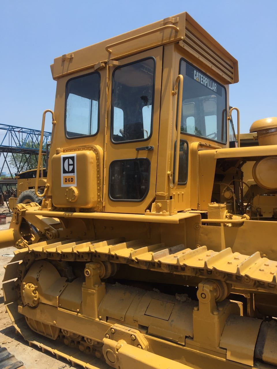 hot selling  japan Caterpillar Bulldozer cat d6d d6r Used Bulldozer cat d6d  for sale in shanghai