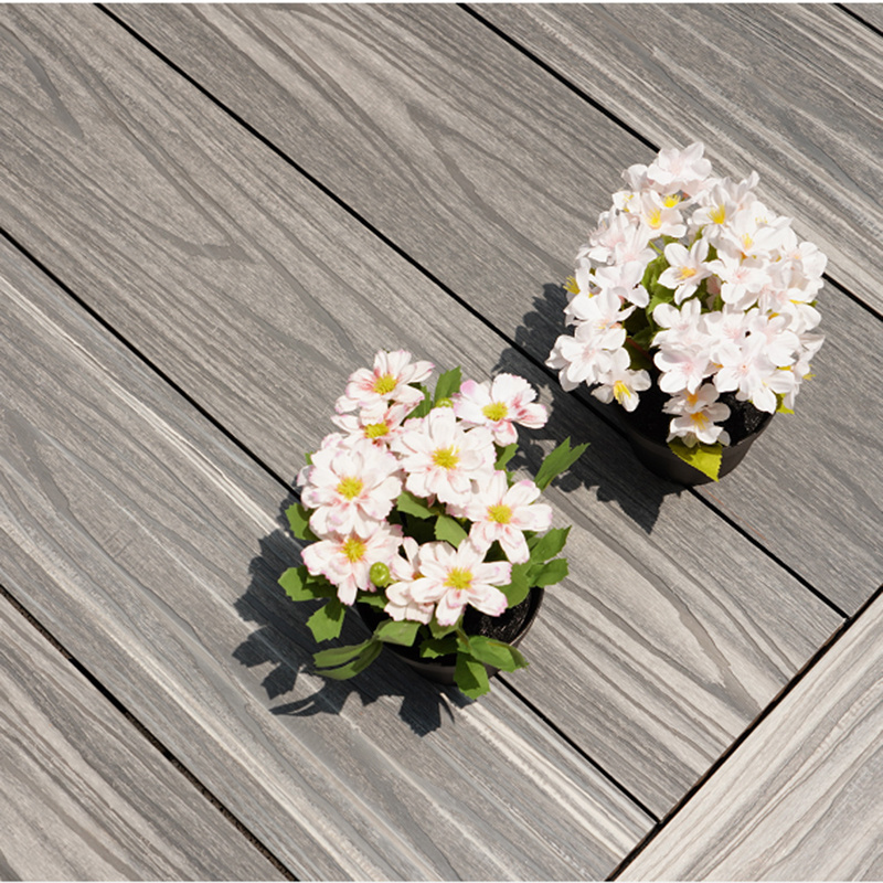 China waterproof wpc extrusion decking wood plastic composite decking