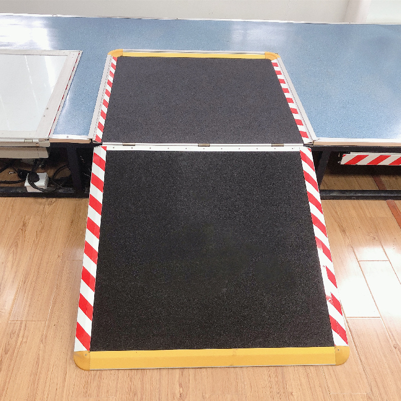 Manual Folding Bus Wheelchair Ramps for Disabled and old people