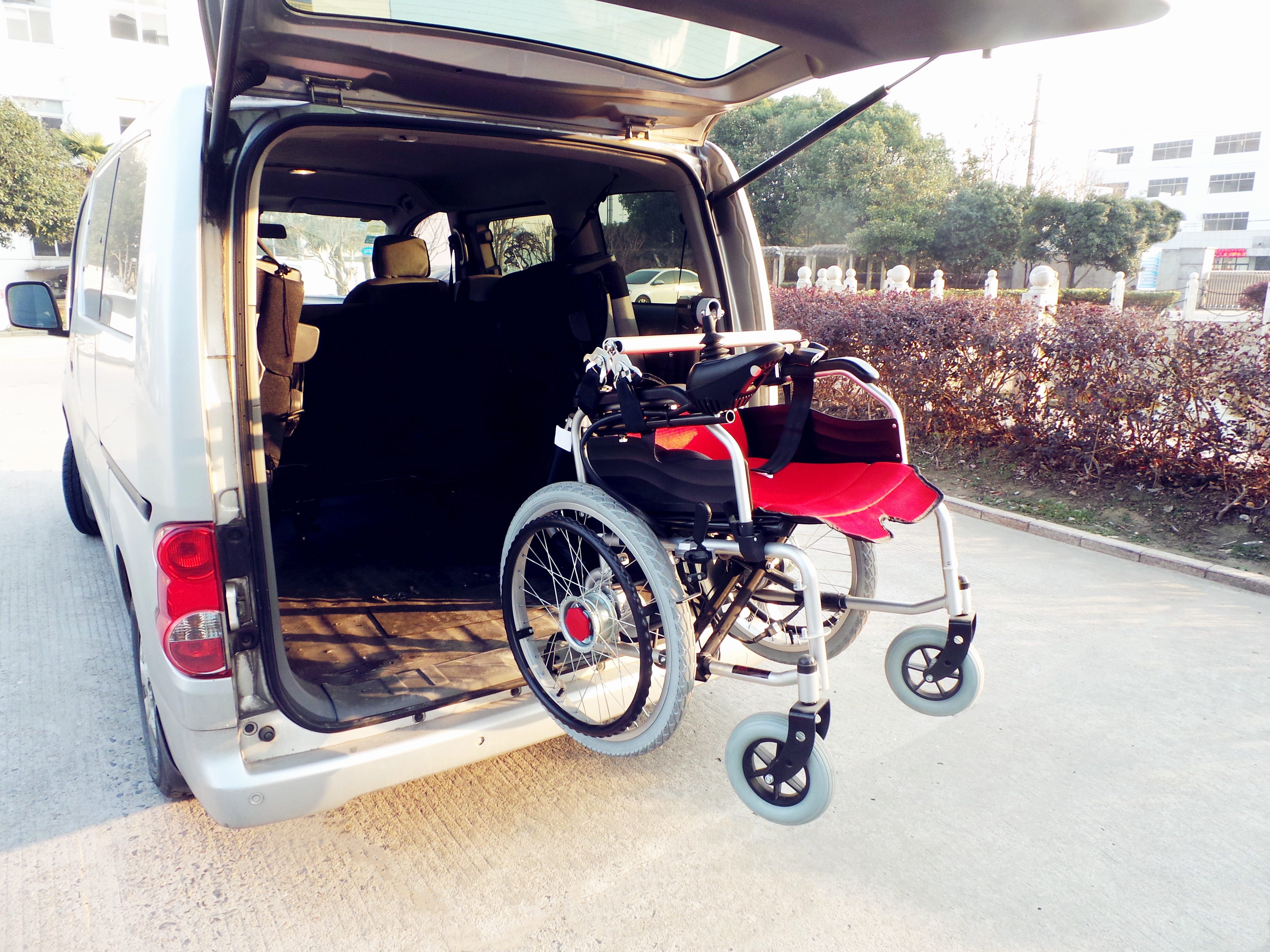 Car Trunk Wheelchair Hoist Cantilever Crane Lift Wheelchair Into Car Trunk Loading Capacity 100kg Emark Certified