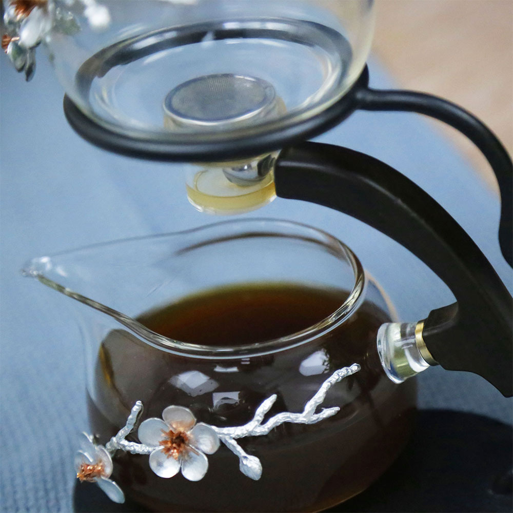 Creative deer self-watering  tea pot set Classic chinese Magnetic suction automatic tea pot