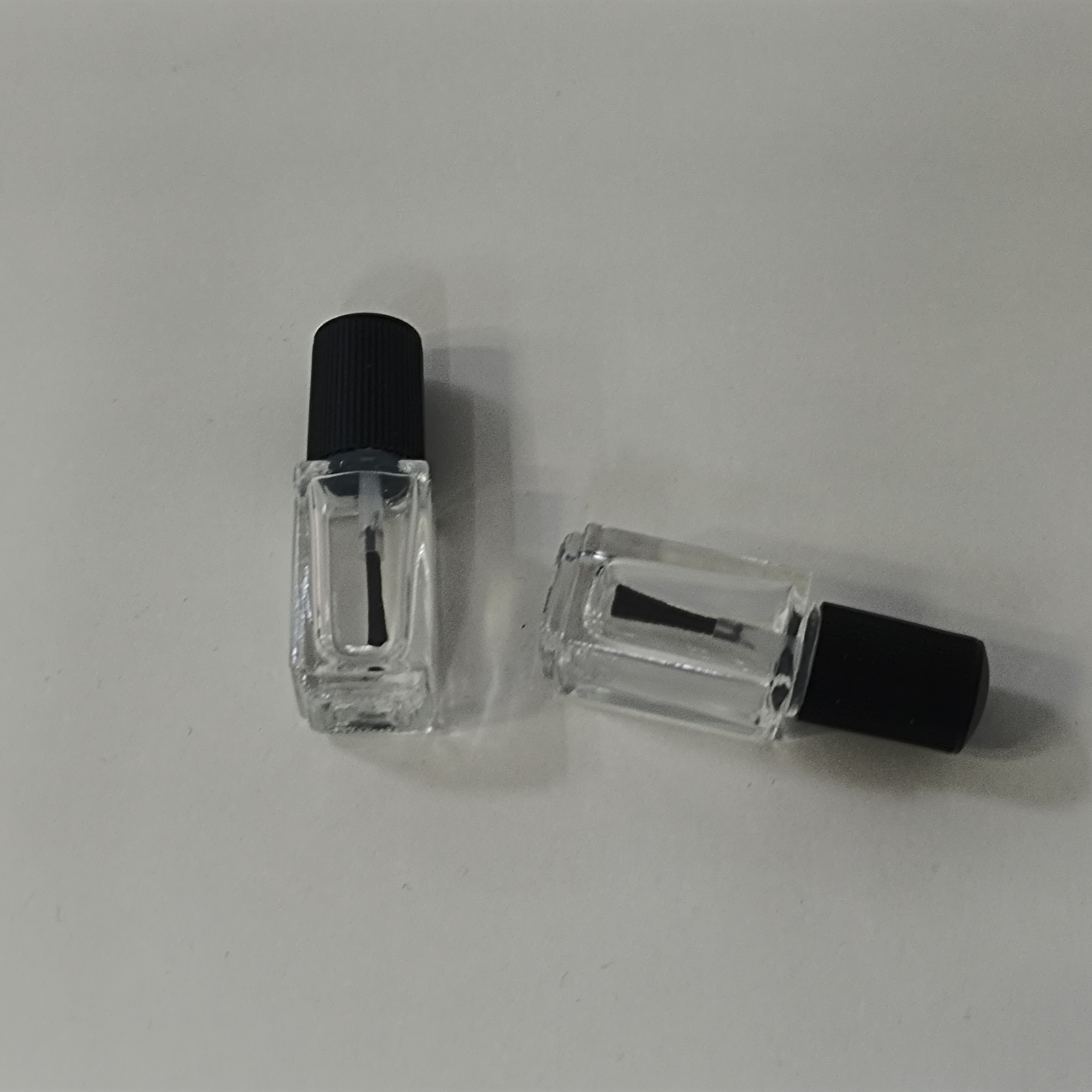 Wholesale high quality durable transparent glass bottles for nail polish bottles with brush and customized own logo