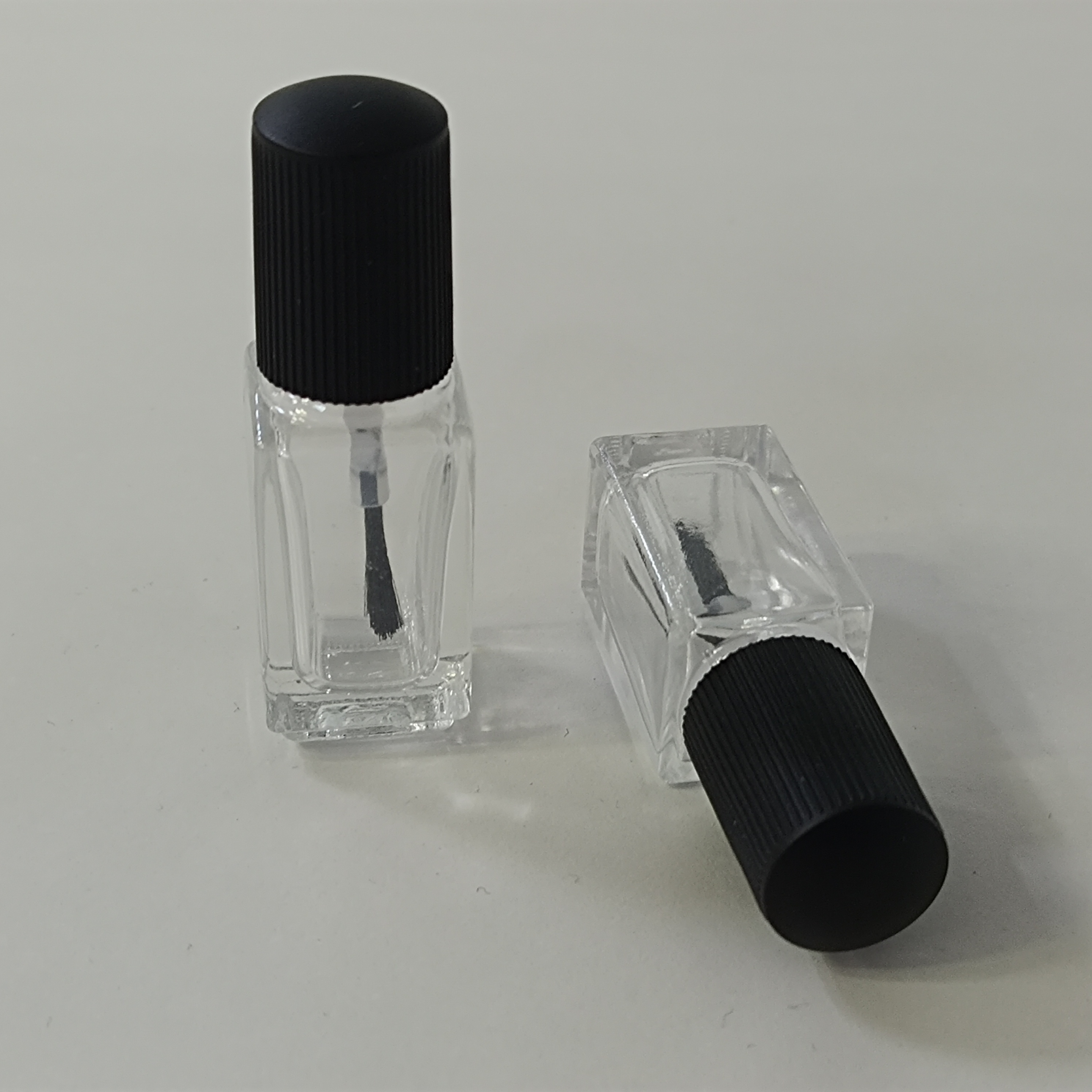 Wholesale high quality durable transparent glass bottles for nail polish bottles with brush and customized own logo