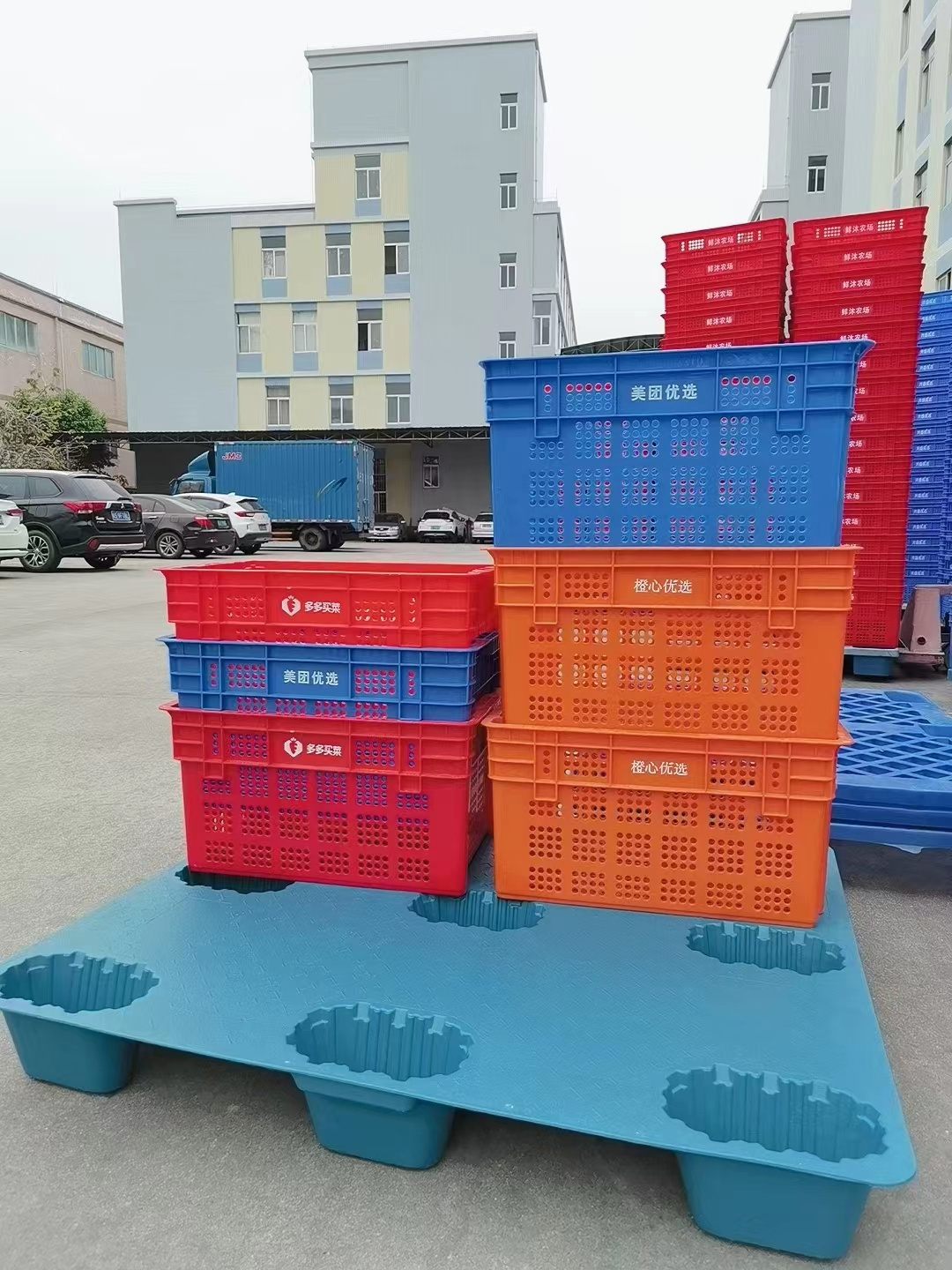 Foldable Basket Crates Vented Crate Basket for Sale Wholesale Transport Plastic Crates Plastic Vegetable Fruits Solid Box