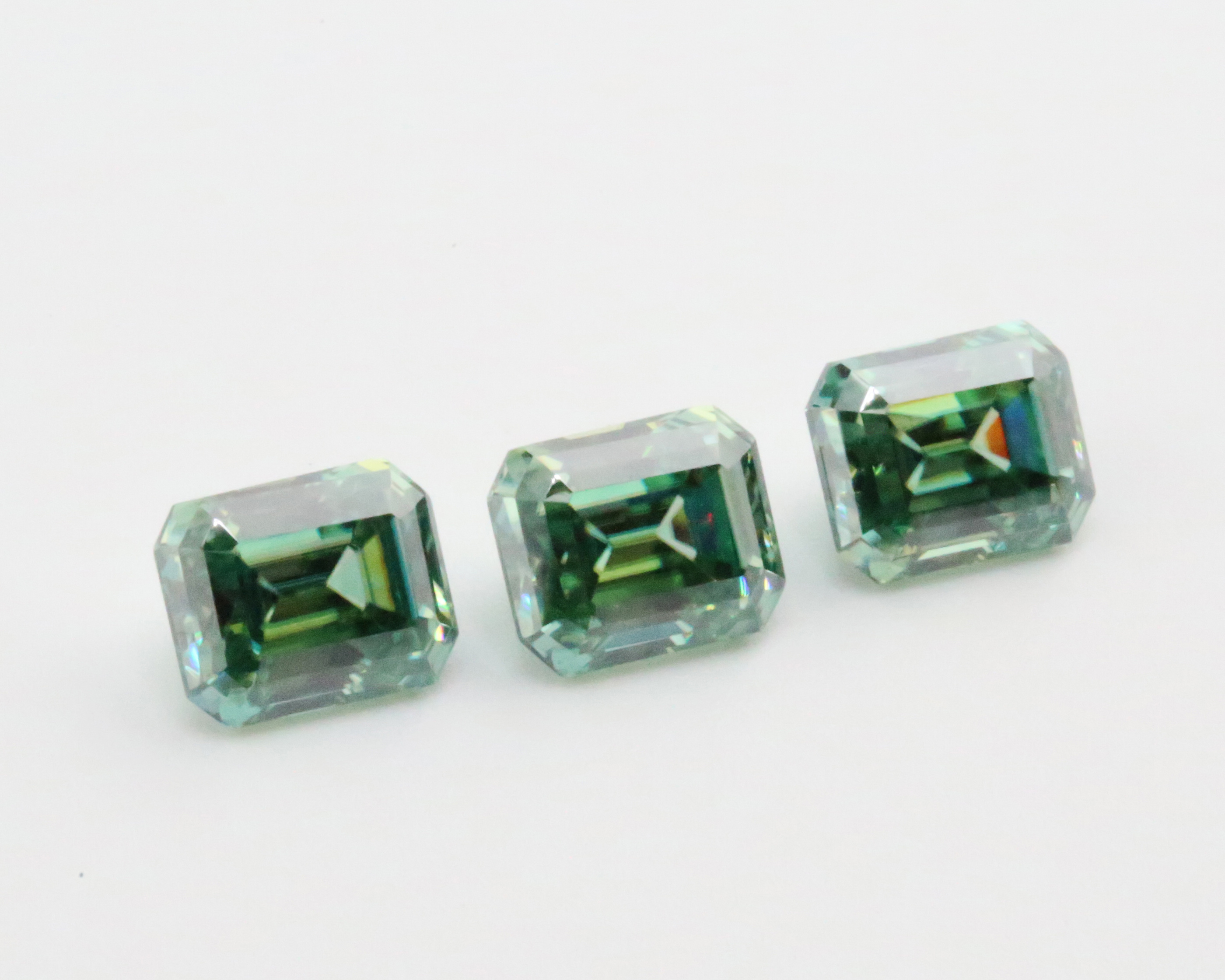 Wholesale Price Emerald Cut DEF VVS Blue Green 0.4ct-3ct GRA moissanite diamond