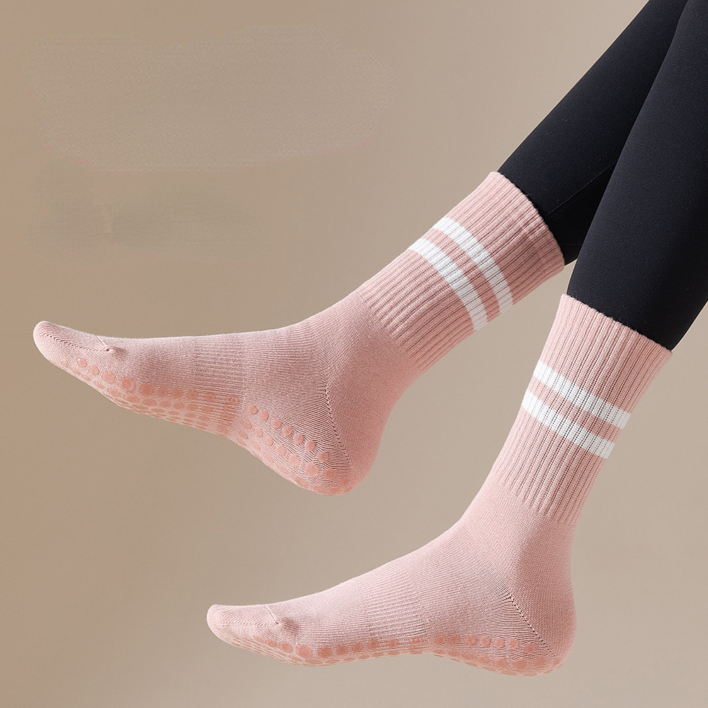 Custom Ins Pilates Socks Non-slip Yoga Socks women Cotton Grip Wholesale Ladies Medium Tube Pile Pile Thick Solid Terry Socks