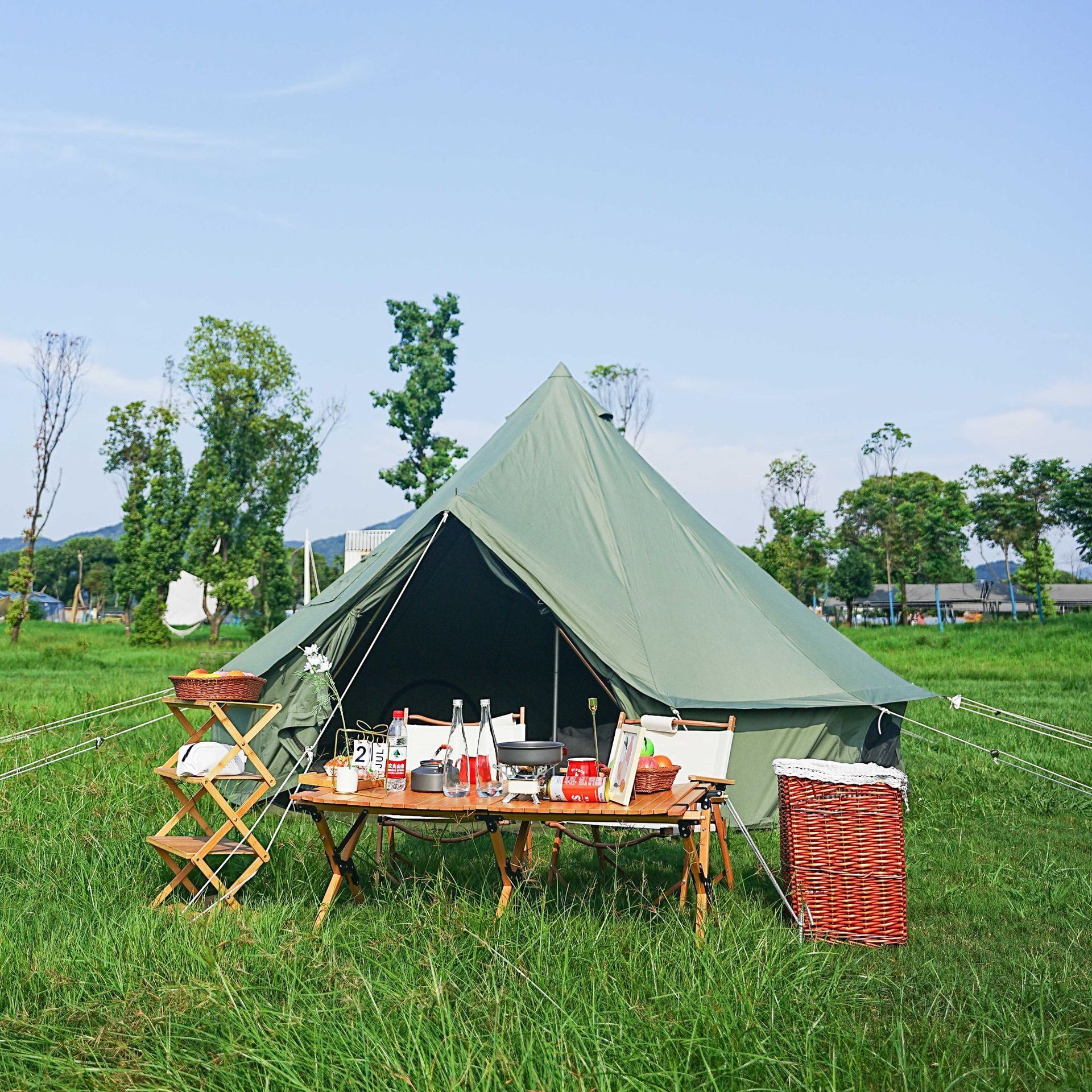 Wholesale Yurt Tent Outdoor Camping Luxury Large Cotton Canvas Bell Tent 4 Season 5-12 Persons Family Tent For Sale