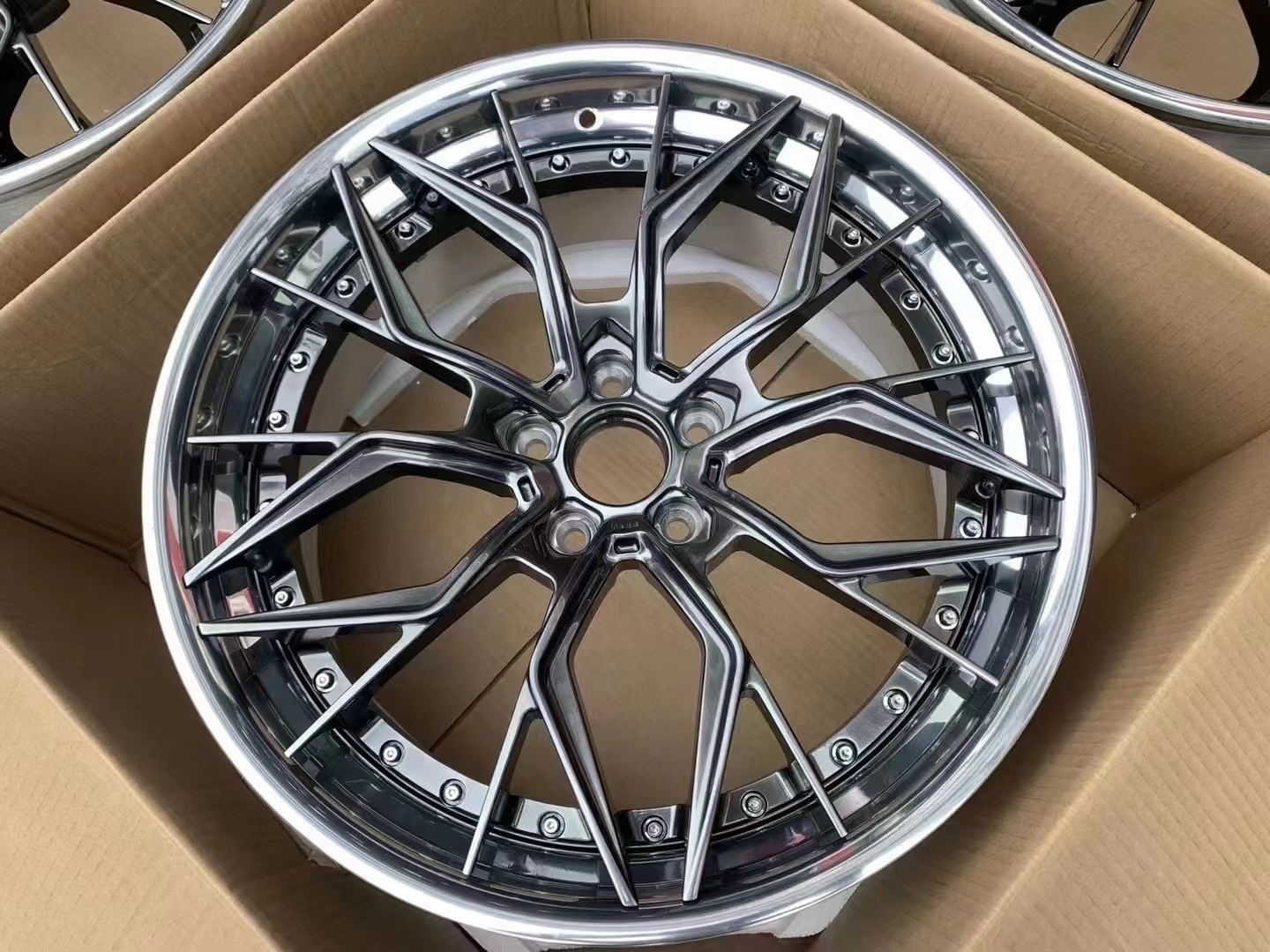 Custom Design Universal 4 Hole Pcd Alloy Sport Aluminum Passenger Car Double Piece Forged Wheel Rim