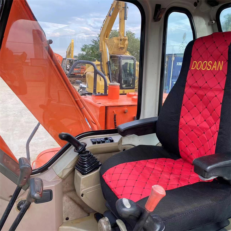 Good price high quality Doosan DX80 Used Excavator Nearly New Backhoe Loader for sale doosan dh 80