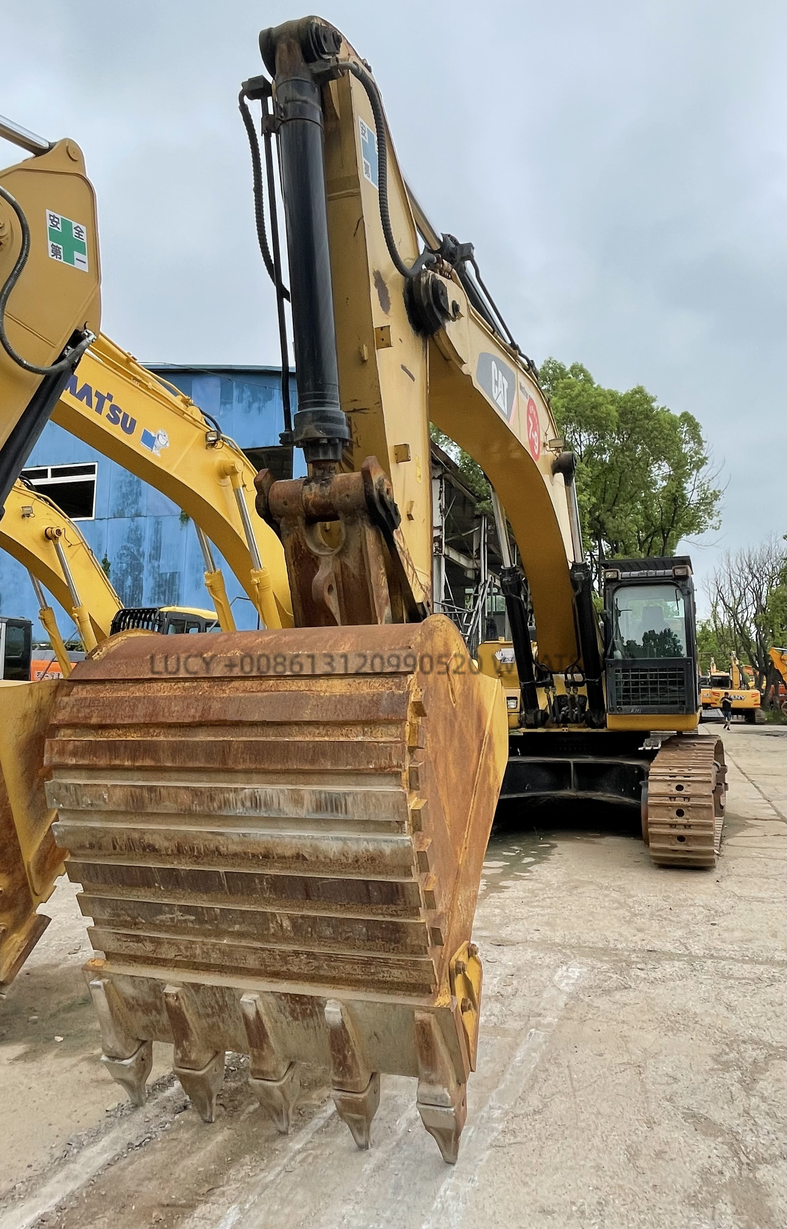 Good quality and cheap Caterpillar cat349DL excavator used hydraulic excavator sold in Shanghai, China