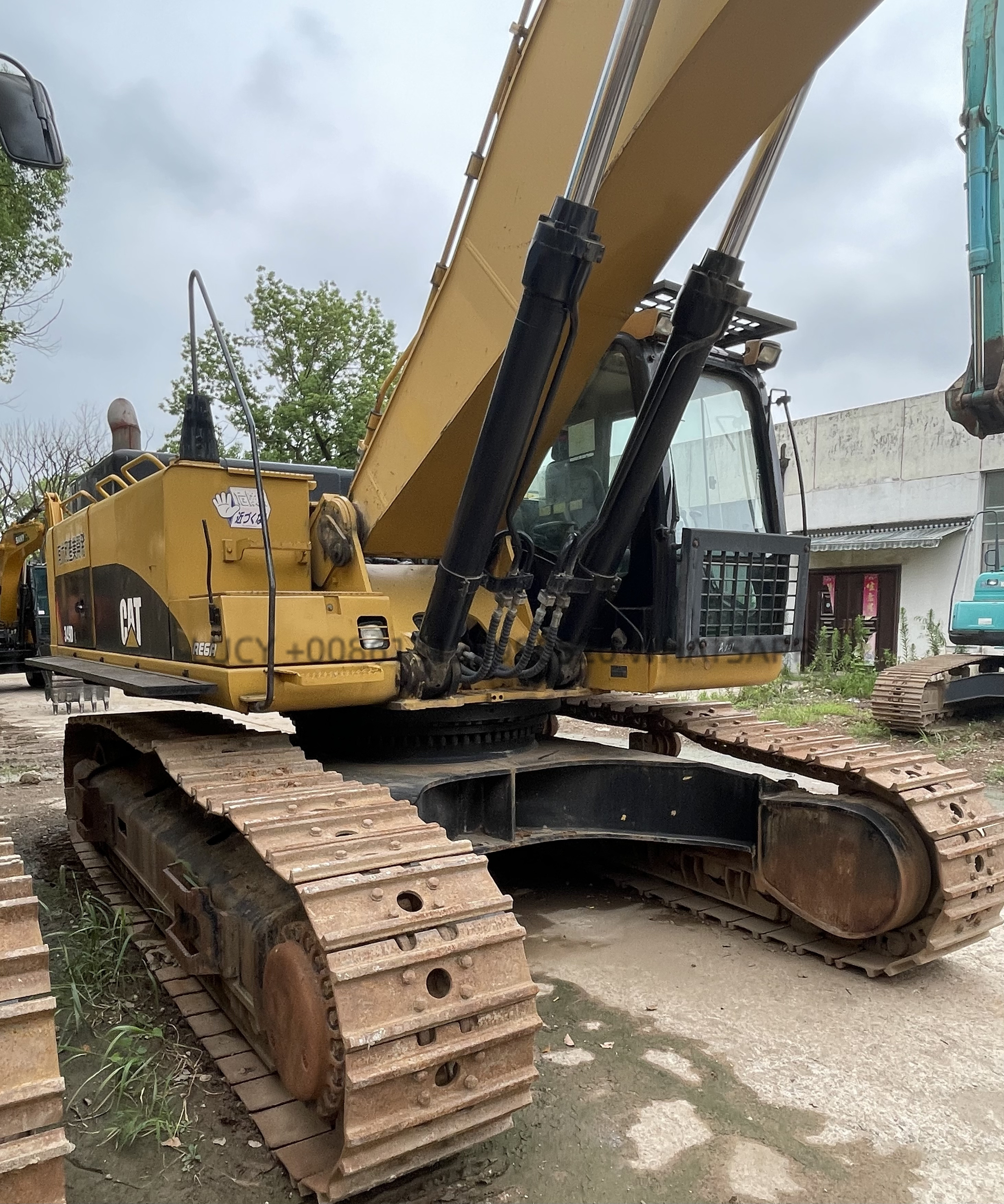 Good quality and cheap Caterpillar cat349DL excavator used hydraulic excavator sold in Shanghai, China