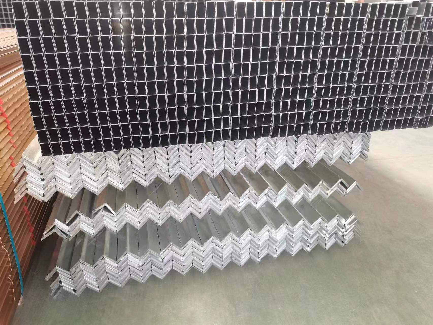 Factory source low price wholesale high quality polished V angle shaped protection trim steel metal tile edging trim