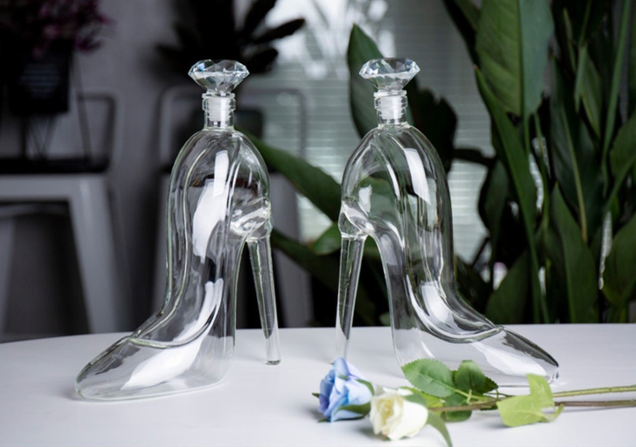 wholesale  350ml/750ml High heel shoe decanter Wine Glass Exquisite Wine Decanter Home Decoration Creative Whiskey Bottle