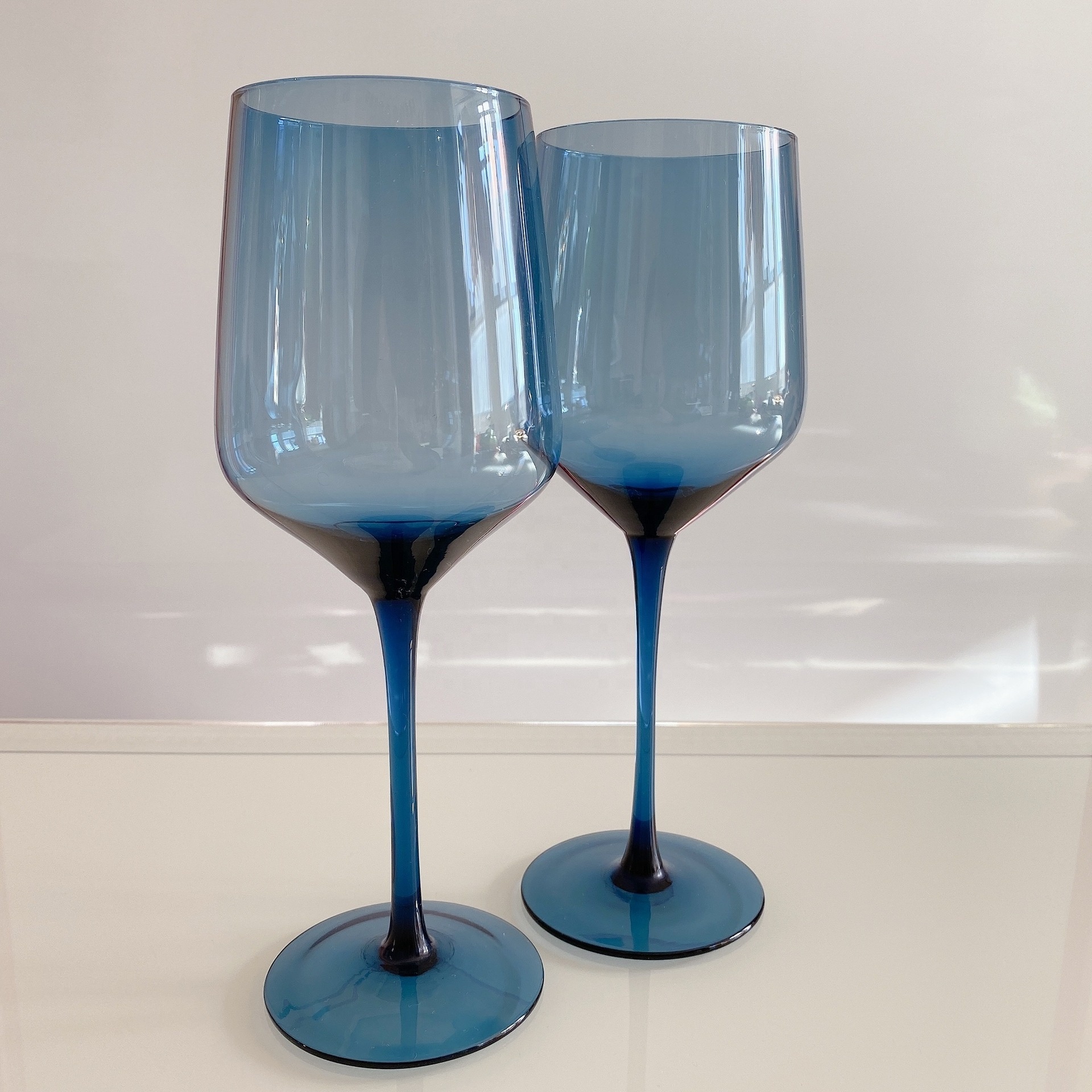 Wholesale Longstem Modern Glassware Blue Colored Crystal Goblet Water Wine Glasses Sets