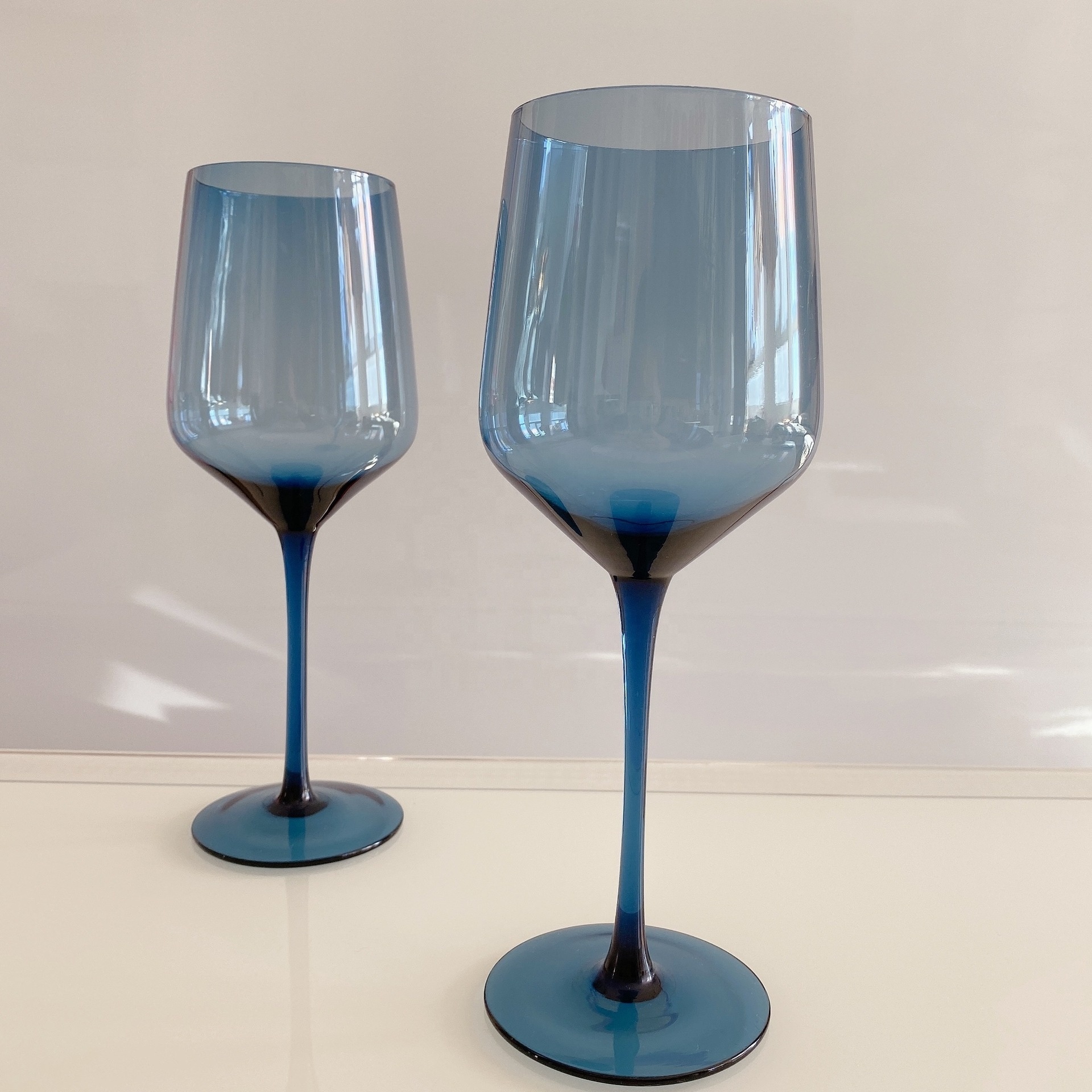 Wholesale Longstem Modern Glassware Blue Colored Crystal Goblet Water Wine Glasses Sets