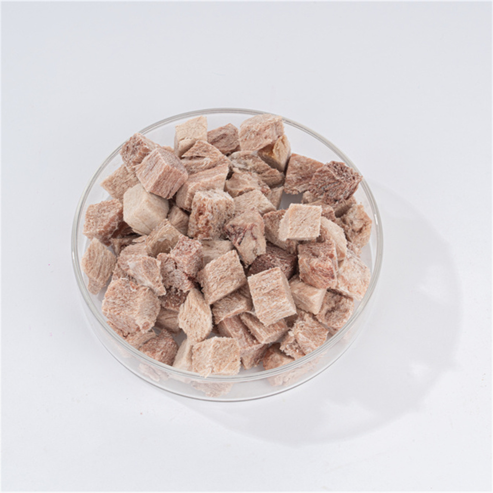 Factory Direct Price No Addictive Beef Pet Snacks Grain Gluten Free Freeze Dried Beef Chunks Cubes Cat Dog Treats