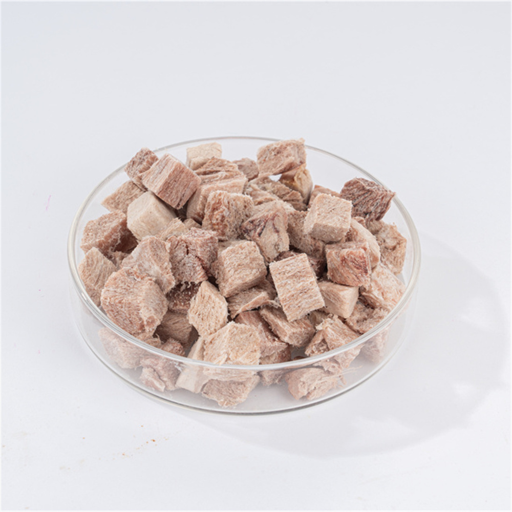 Factory Direct Price No Addictive Beef Pet Snacks Grain Gluten Free Freeze Dried Beef Chunks Cubes Cat Dog Treats