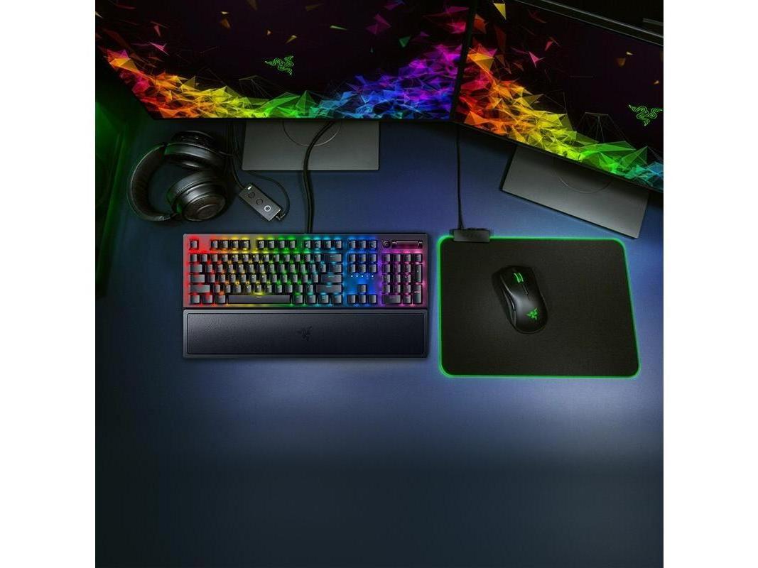 Razer BlackWidow V3 Mechanical Keyboard 104 Keys Wired Gaming Keyboard with Razer Chroma RGB Razer Green Mechanical Switch