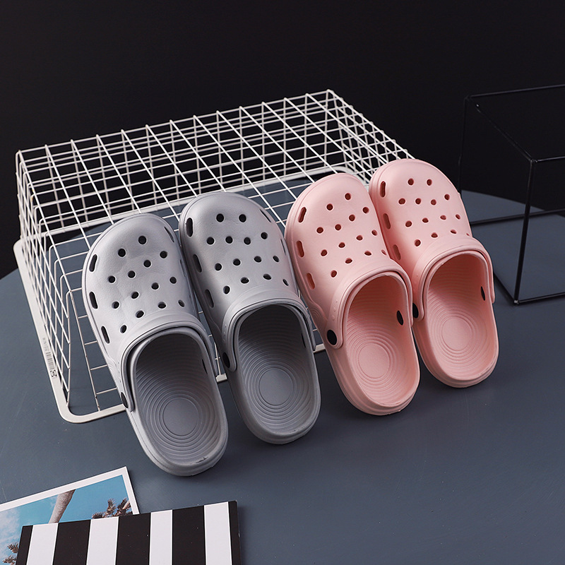 2023 Summer New Couple Beach Shoes Anti slip Hole Shoes Women's Garden Shoes