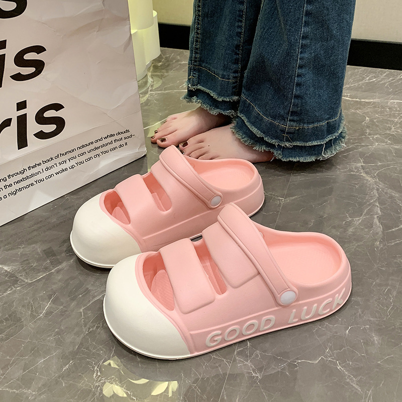 Summer Explosive Pvc Outsole Good To Wear Men's Beach Slippers Wholesale Custom Logo Soft Sole Popular Outdoor Men's Slippers