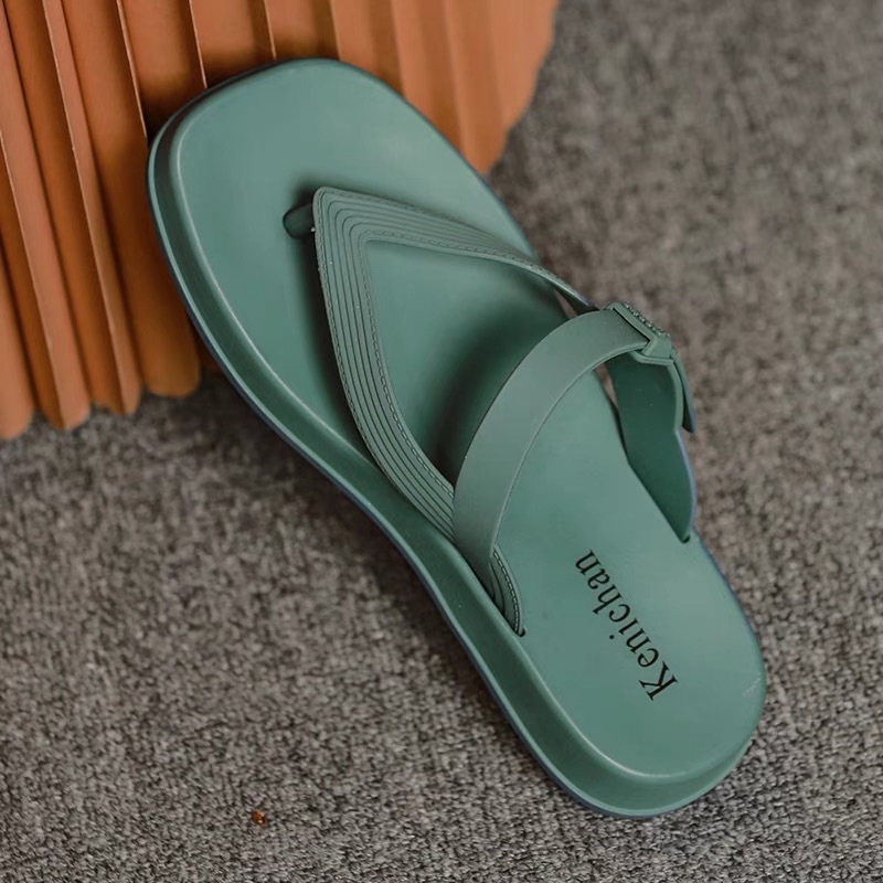 2023 new flip flop women's summer beach sandals women's medium heel flip flops chinelos wear thick soled flip flops outside