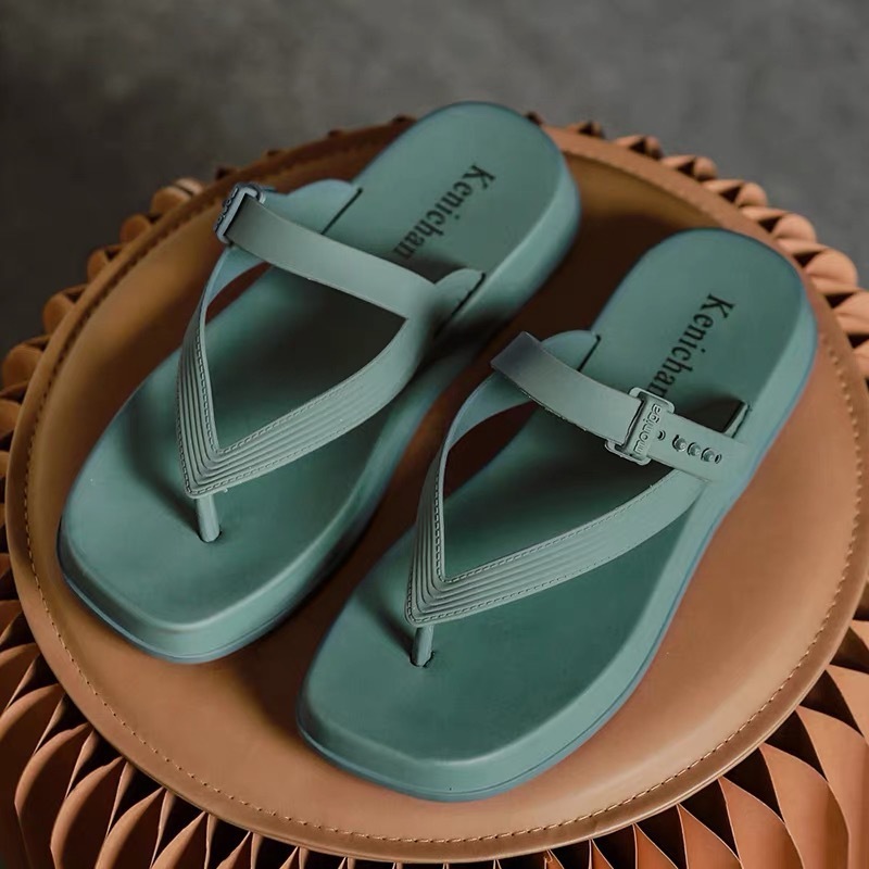 2023 new flip flop women's summer beach sandals women's medium heel flip flops chinelos wear thick soled flip flops outside