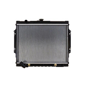 Radiator Aluminum Plastic Radiator for Mitsubishi Jeep V33 MB660077