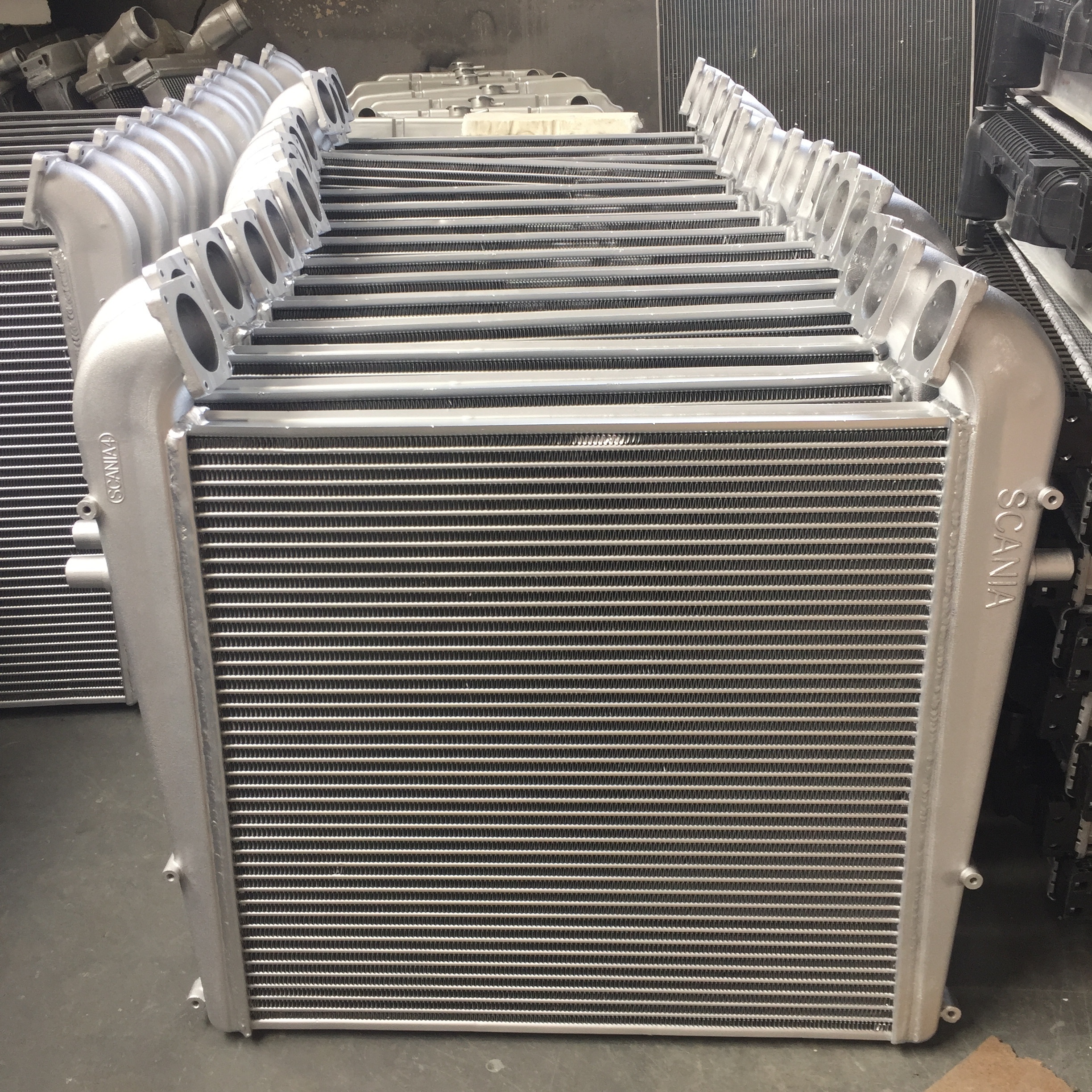 96912 1100086 524305 intercooler for SCANIA TRUCK G P R T