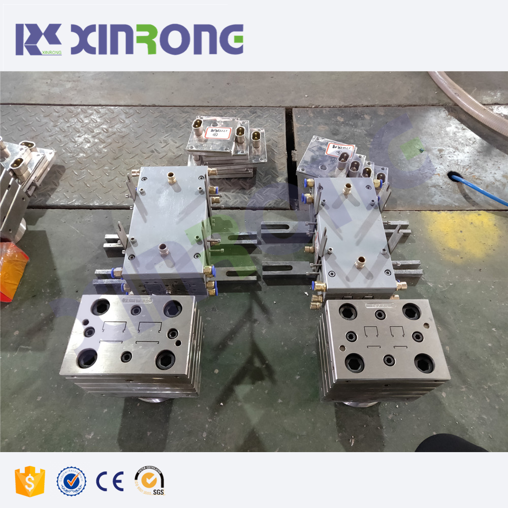 Xinrong  Machinery Vacuum calibration table pvc cable trunking  making machine  Low energy for pvc Profile Extrusion Line