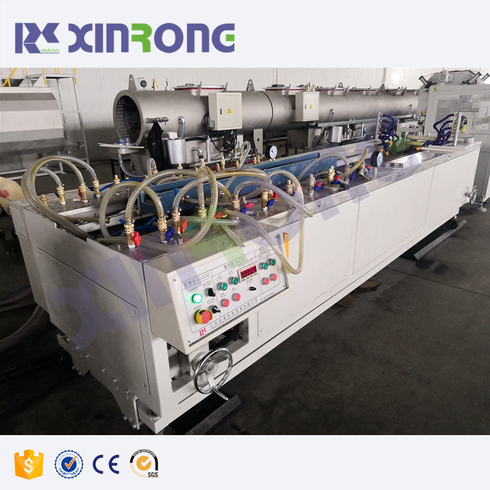 Xinrong  Machinery Vacuum calibration table pvc cable trunking  making machine  Low energy for pvc Profile Extrusion Line