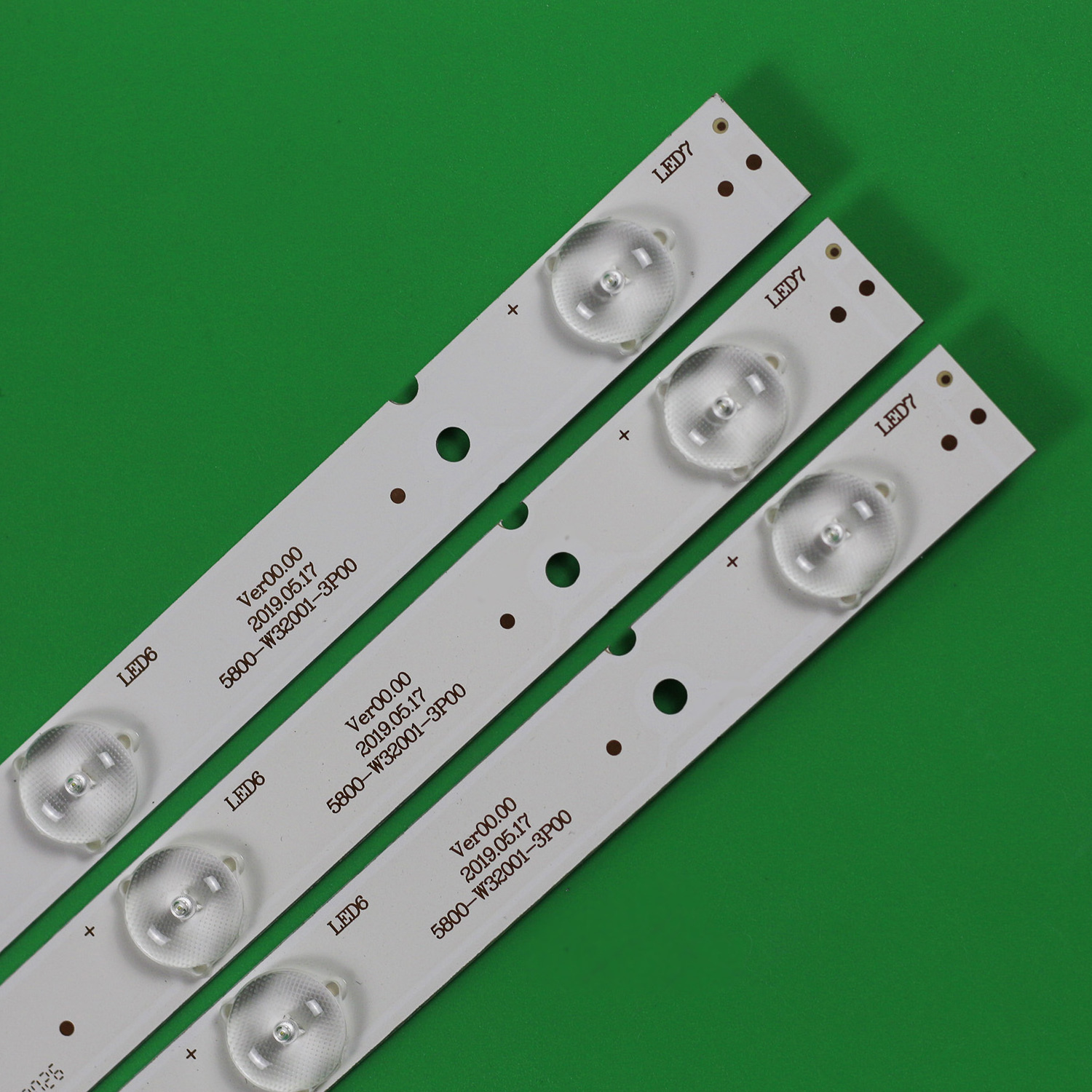 XS-444 New LCD TV Backlight Strip 5800-W32001-5P00/CRH-A323535030751AREV1.0C For Skyworth 32E360E GoldStar LT-32T450R