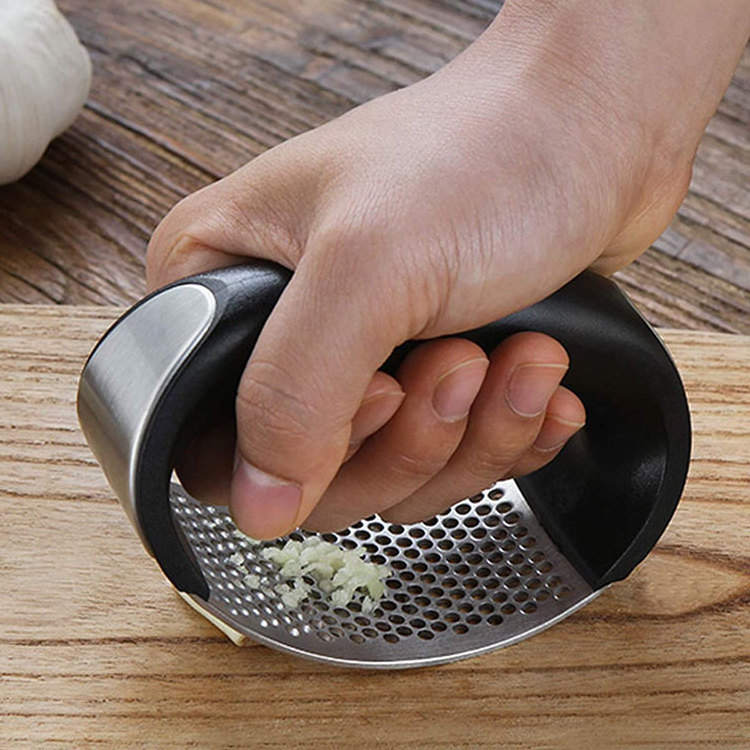 Stainless Steel Ginger Crusher Squeezer Kitchen Tool Professional Food Prep Grade Garlic Press Rocker Rust Proof