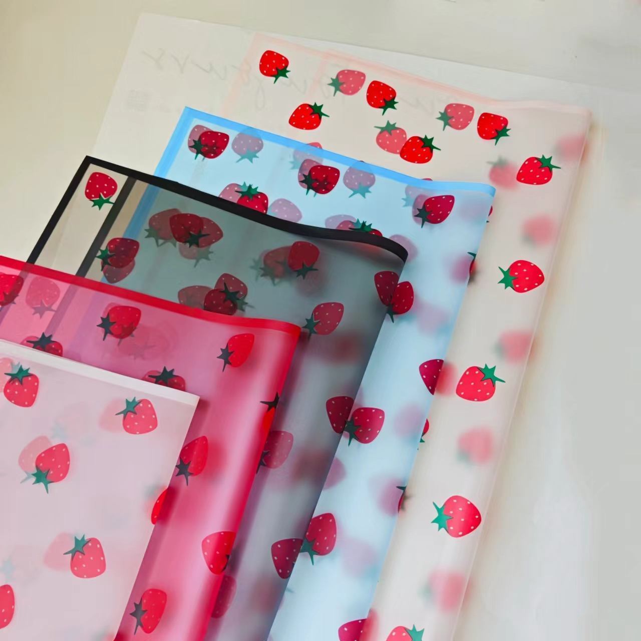 Clear Pink Strawberry Print Design Wrap Bouquet Waterproof Flower Korean Floral White Strawberries Wrapping Packaging Paper