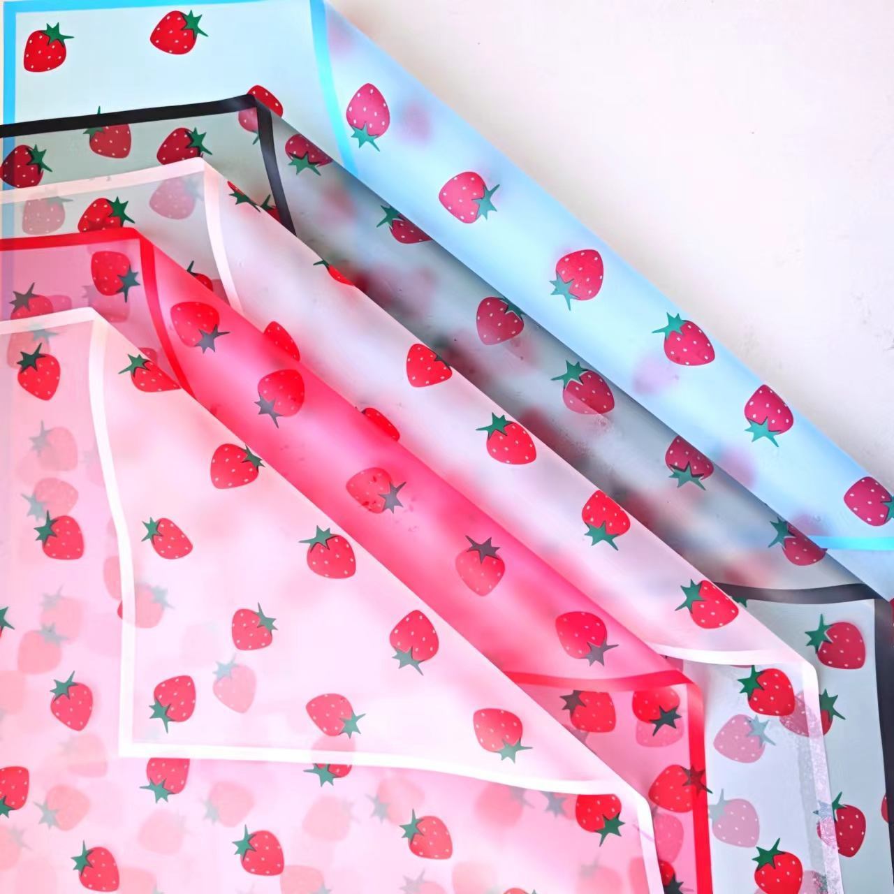 Clear Pink Strawberry Print Design Wrap Bouquet Waterproof Flower Korean Floral White Strawberries Wrapping Packaging Paper