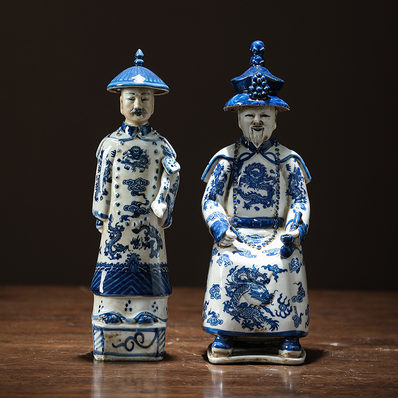 Jingdezhen hand made antique blue and white porcelain figure decoration of three generation emporor of the Qing Dynasty