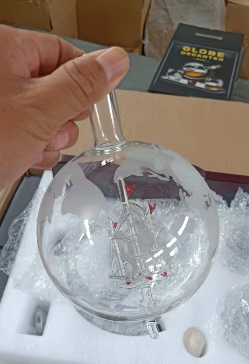 2022 Innovative Products Whiskey Decanter Globe Set Whiskey Globe Shaped Decanter Bottle