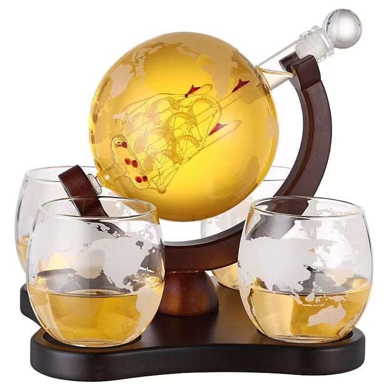 2022 Innovative Products Whiskey Decanter Globe Set Whiskey Globe Shaped Decanter Bottle