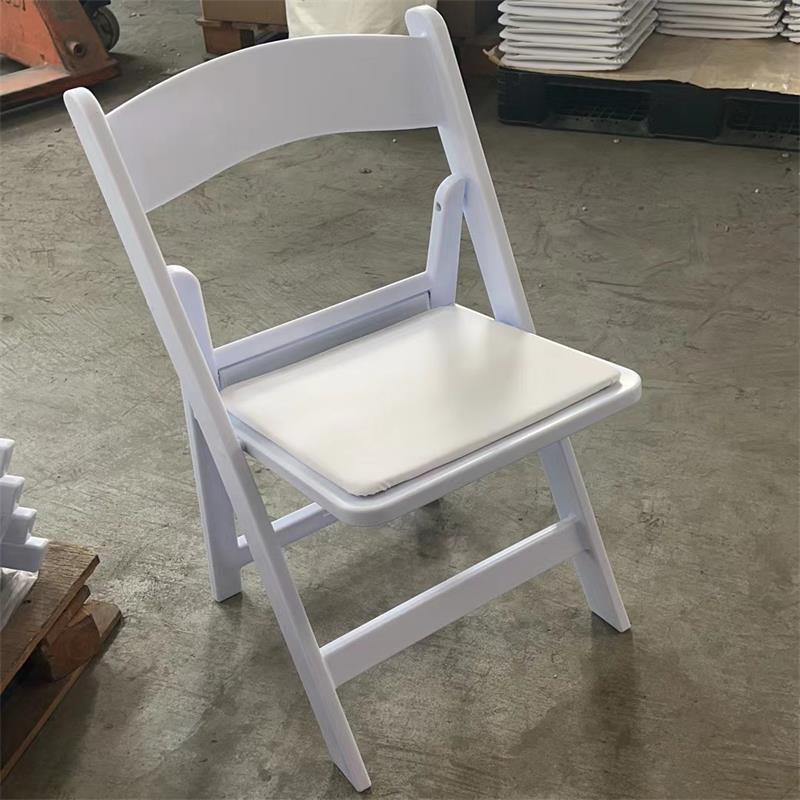 Stackable Outdoor Garden Plastic Foldable Resin Chair White Folding Event Wedding Chair For Party