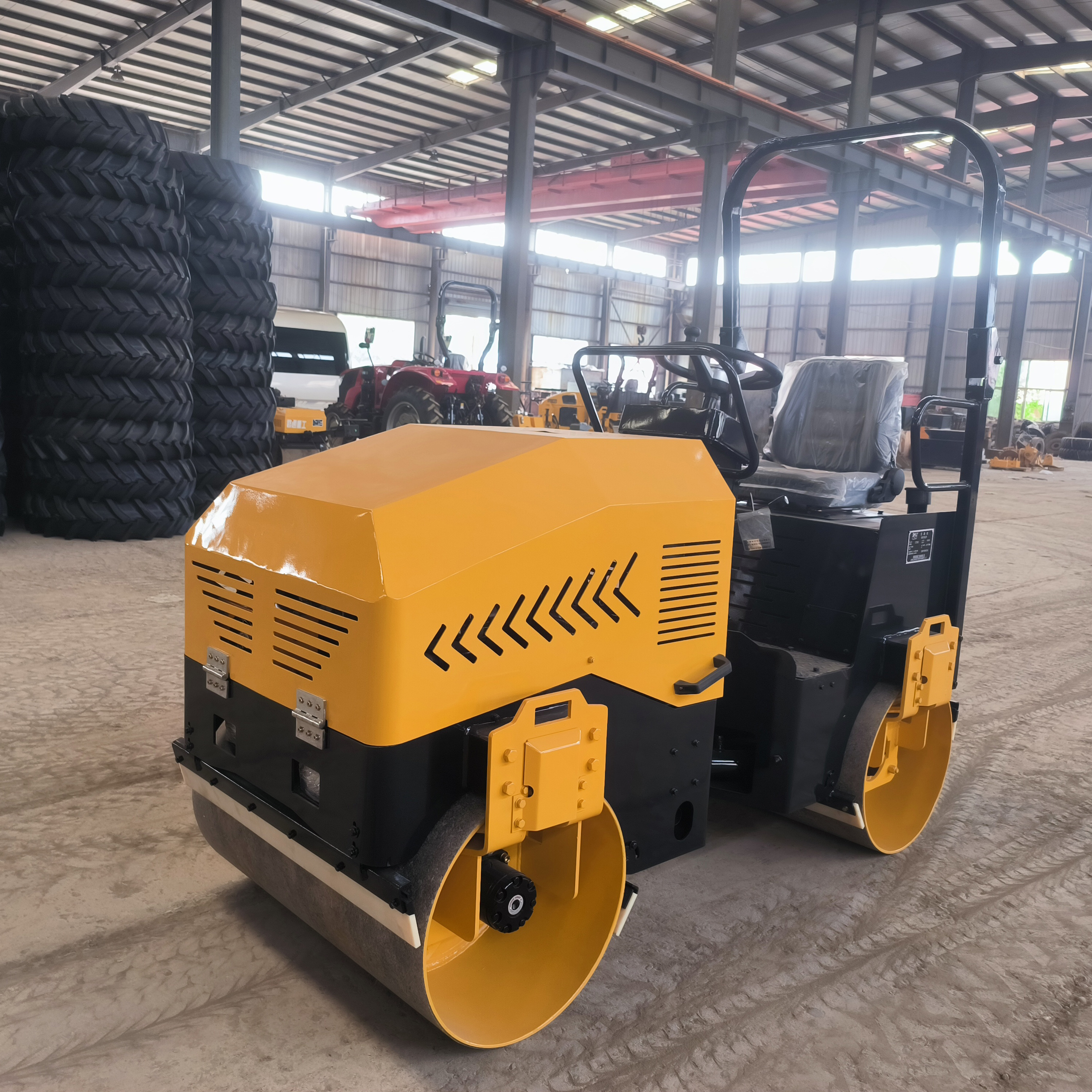 Double Drum Soil Asphalt  Road Roller Compactor Rubber Tire Vibratory Ride On Road Roller