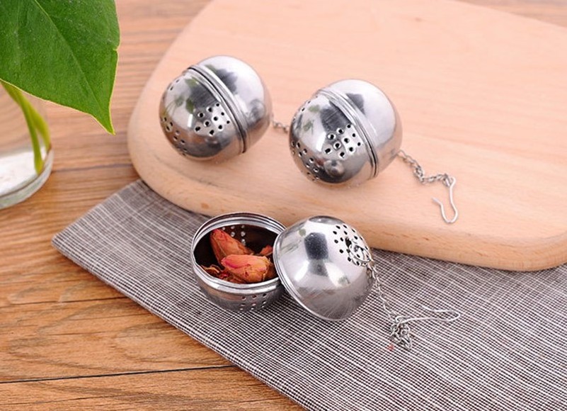 New Essential Stainless Steel Ball Tea Infuser Mesh Filter Strainer w/hook Loose Tea Leaf Spice Home Kitchen Accessories