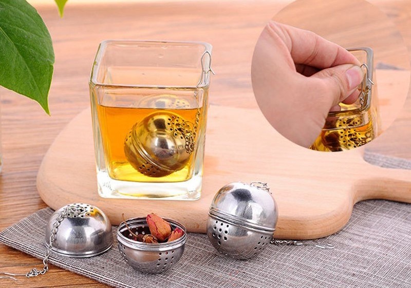 New Essential Stainless Steel Ball Tea Infuser Mesh Filter Strainer w/hook Loose Tea Leaf Spice Home Kitchen Accessories