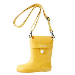 Small bag women's new fashionable fashionable shoulder messenger bag trendy children's rain boots modeling bag toy